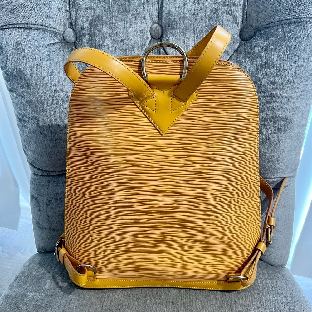 Authentic Louis Vuitton Epi Gobelins Backpack - EUC - Picture 4 of 14
